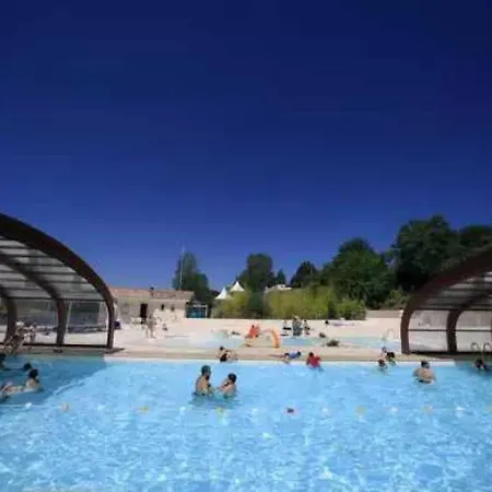3 Etoiles - Piscine - Eebbia *