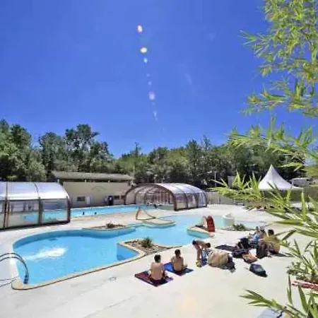 3 Etoiles - Piscine - Eebbia Chalé