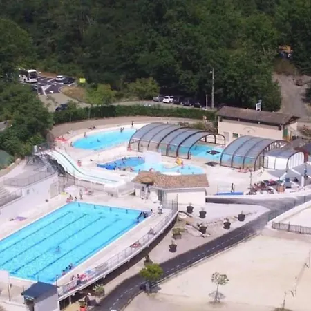 3 Etoiles - Piscine - Eebbia Chalé